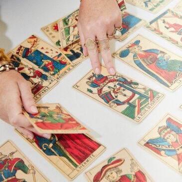 Tarologia Evolutiva a Vicenza: un percorso di consapevolezza con Angelica Vincenzi – Gli Arcani di Dafne al Centro Ines